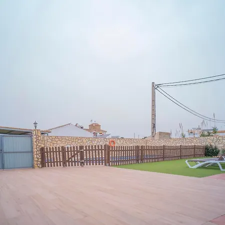 Familiar Con Piscina Privada, A&a Y Cerca Del Pueblo No Se Alquila A Grupos *