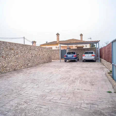 Familiar Con Piscina Privada, A&a Y Cerca Del Pueblo No Se Alquila A Grupos Holiday home