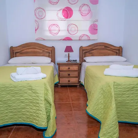 Familiar Con Piscina Privada, A&a Y Cerca Del Pueblo No Se Alquila A Grupos Holiday home *
