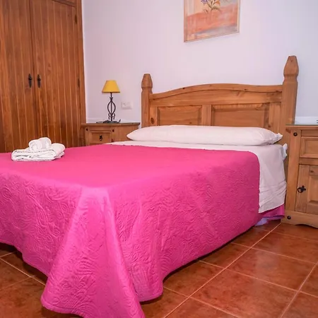 Holiday home Familiar Con Piscina Privada, A&a Y Cerca Del Pueblo No Se Alquila A Grupos