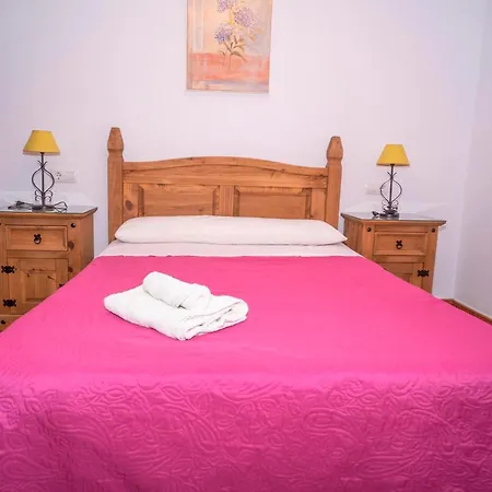 Familiar Con Piscina Privada, A&a Y Cerca Del Pueblo No Se Alquila A Grupos *