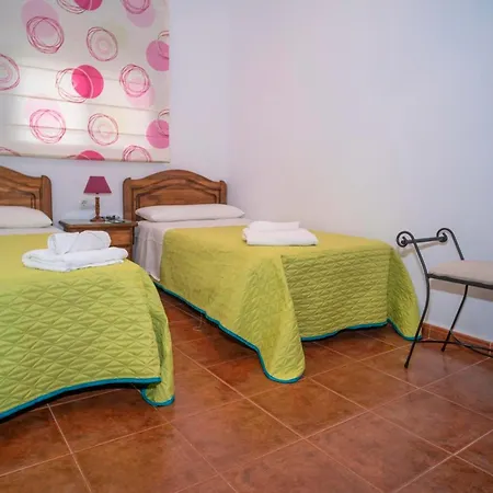 Familiar Con Piscina Privada, A&a Y Cerca Del Pueblo No Se Alquila A Grupos *