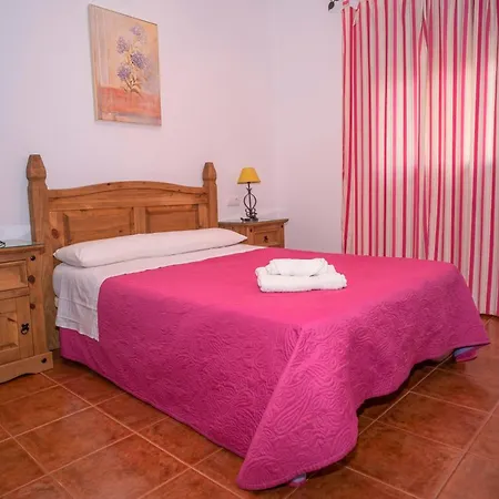 Holiday home Familiar Con Piscina Privada, A&a Y Cerca Del Pueblo No Se Alquila A Grupos *