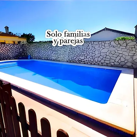 Holiday home Familiar Con Piscina Privada, A&a Y Cerca Del Pueblo No Se Alquila A Grupos