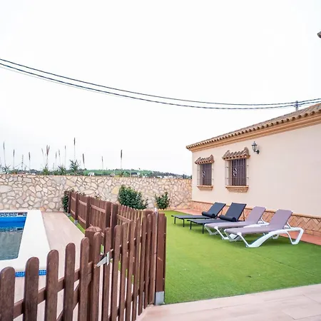 Familiar Con Piscina Privada, A&a Y Cerca Del Pueblo No Se Alquila A Grupos Holiday home *